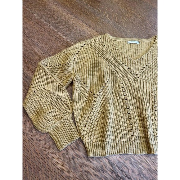 Moon & Madison Women's Cropped Oversized Sweater – Size Medium - Picture 2 of 8